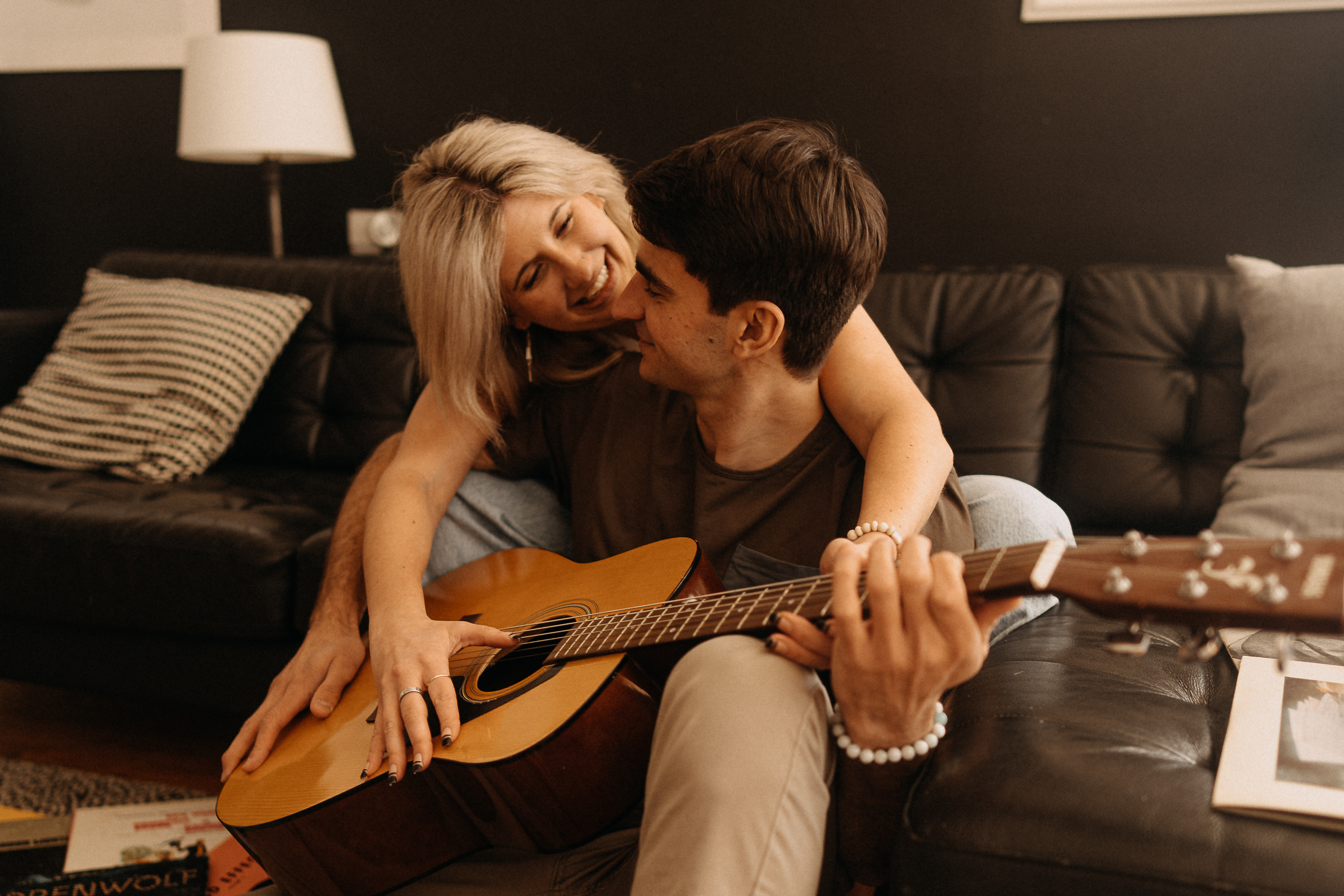 https://winsomephotos.co/wp-content/uploads/2023/03/intimate-connection-session-with-twin-cities-couples-photographer-K7401[000-999].jpg