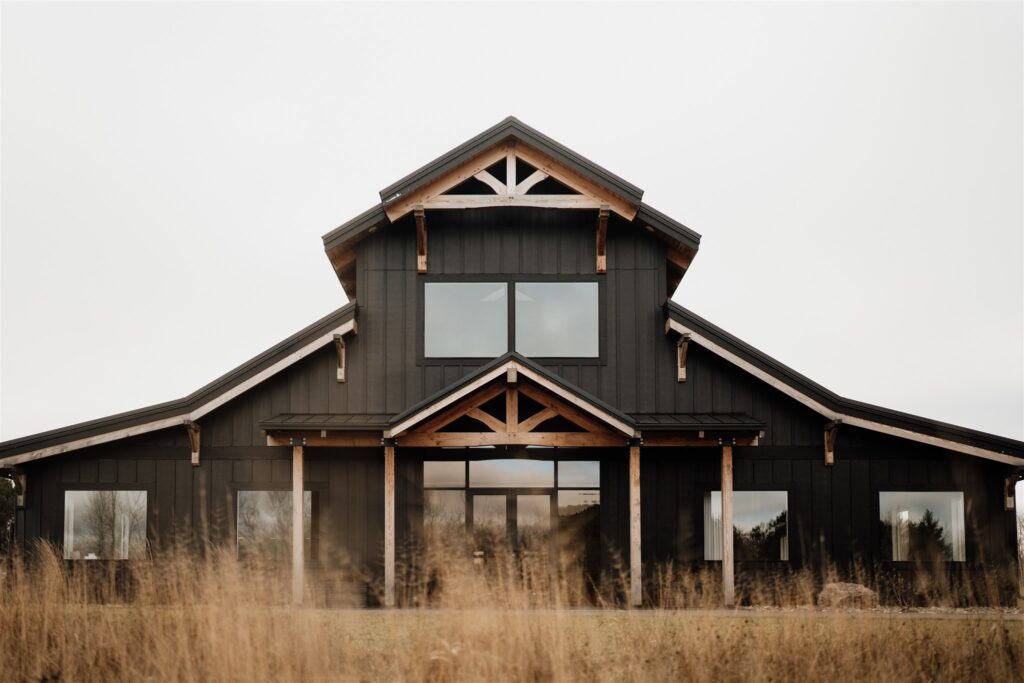 Black Barn at Ivy Black Weddings and Event, Minnesota Wedding Photographer