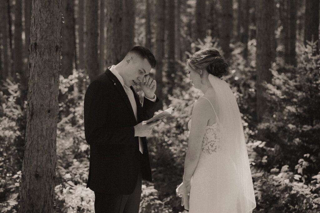 reading vows at pinewood with tall pines in the background