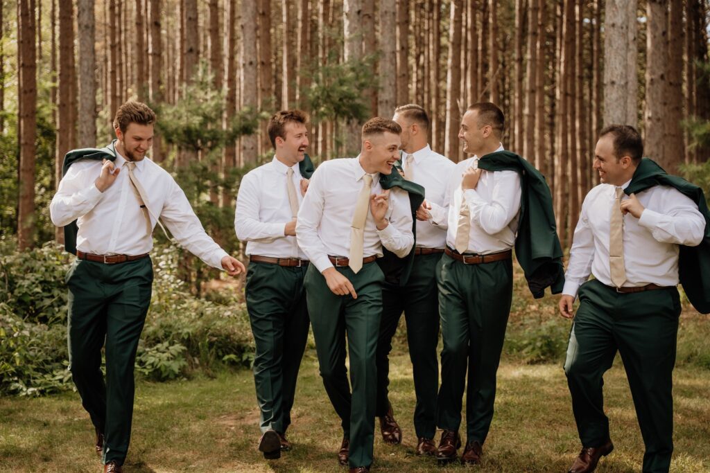 groomsmen photos at pinewood