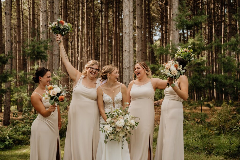 bridesmaid photos at pinewood