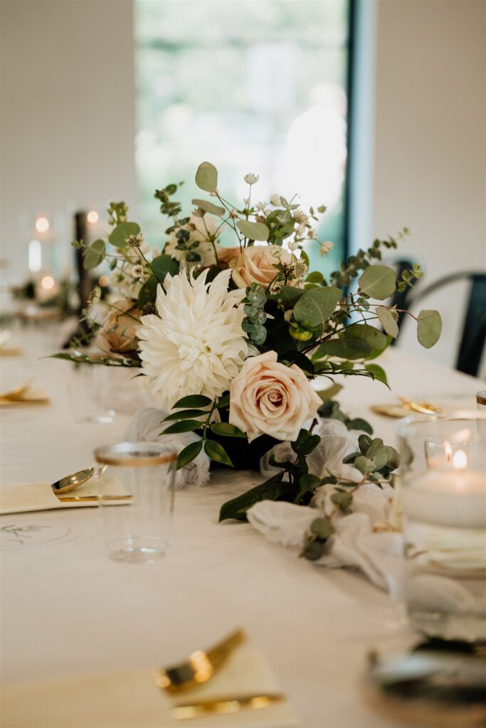 floral details during wedding at pinewood